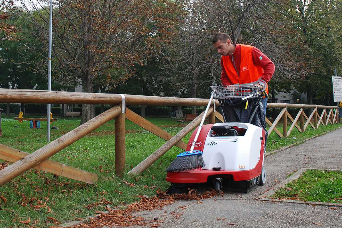 Alfa E Pedestrian Floor Sweeper - Image 2