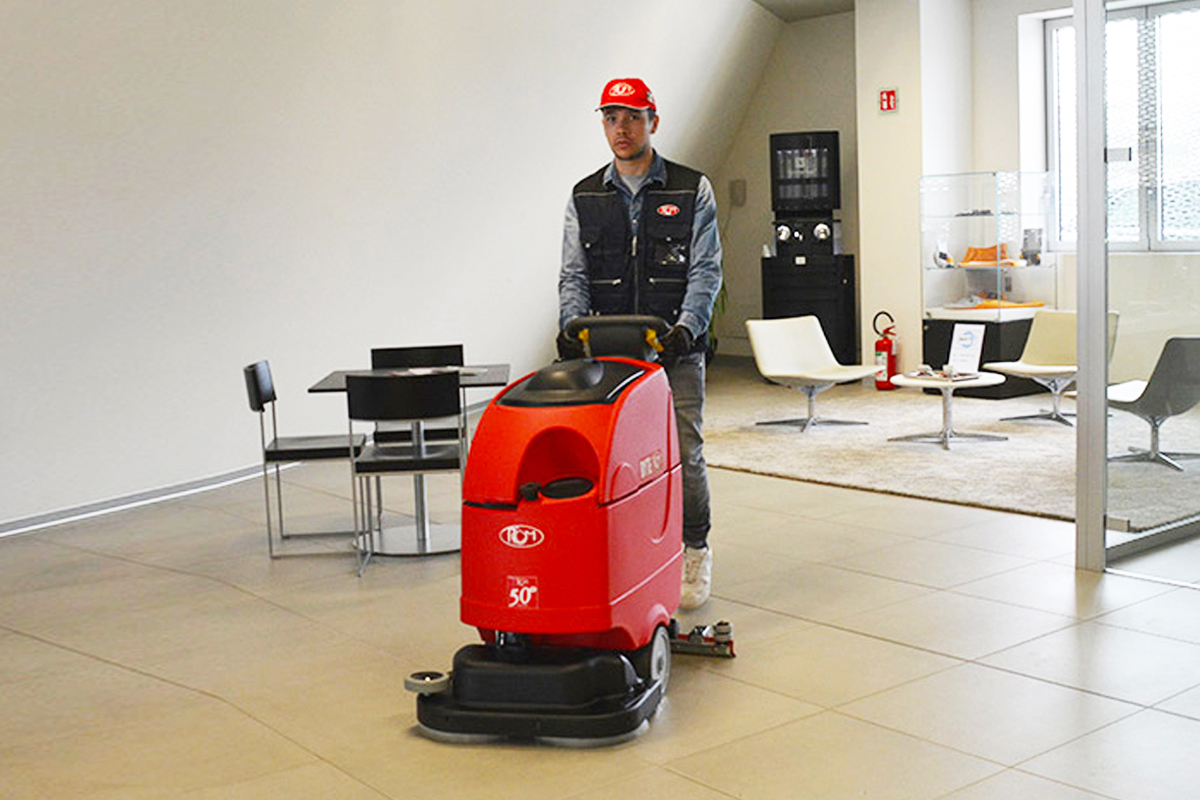 Byte II Pedestrian Scrubber Dryer - Image 2