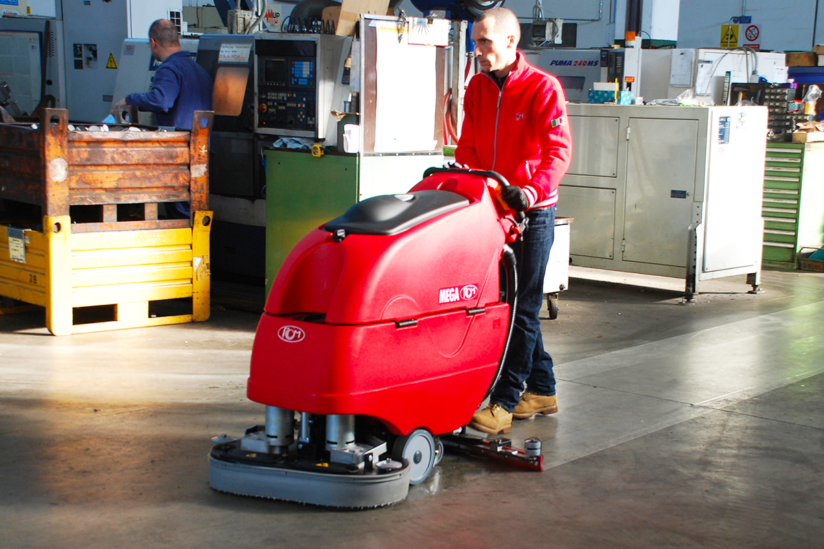 Mega I Pedestrian Scrubber Dryer - Image 3