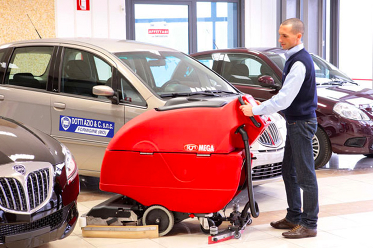 Mega I Pedestrian Scrubber Dryer - Image 2