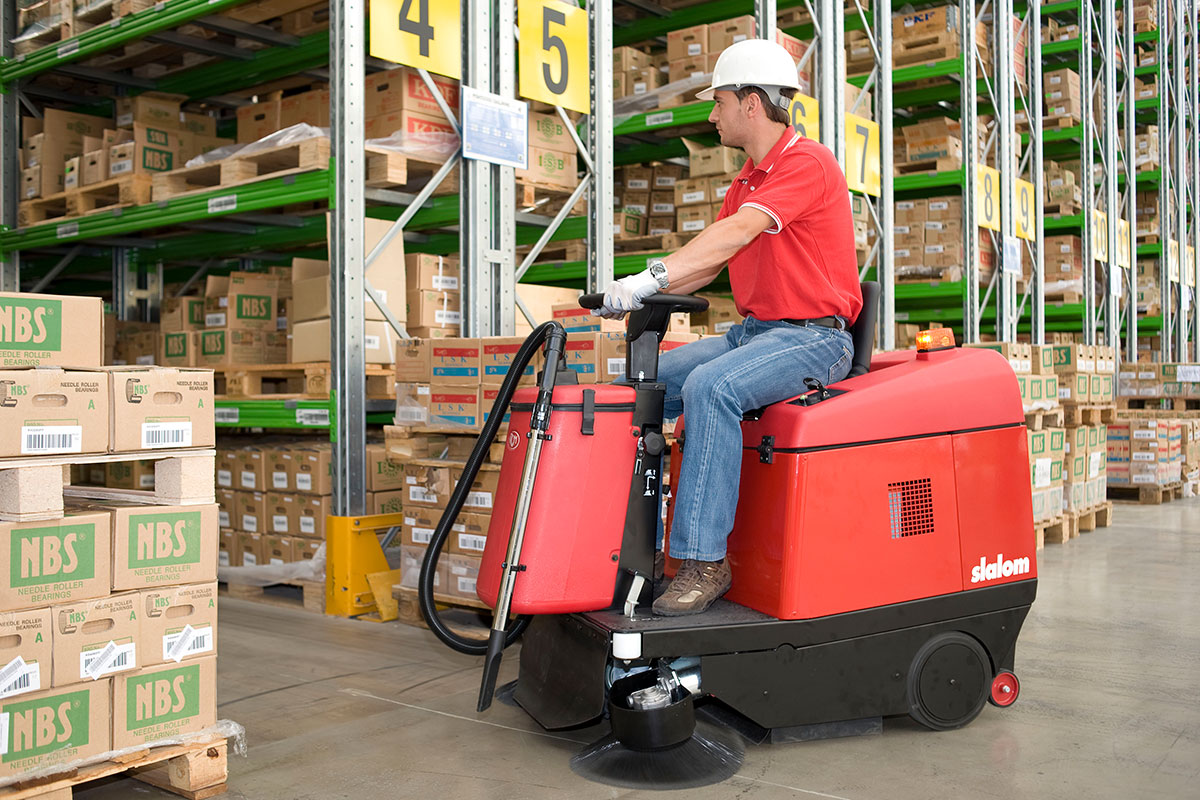 Slalom E Ride-on Floor Sweeper - Image 3