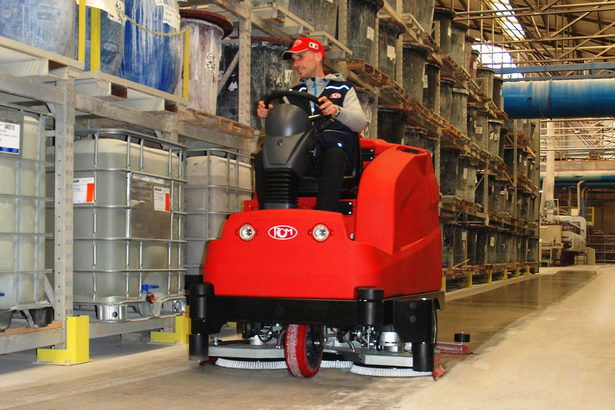 Tera Ride-on Scrubber Dryer - Image 3