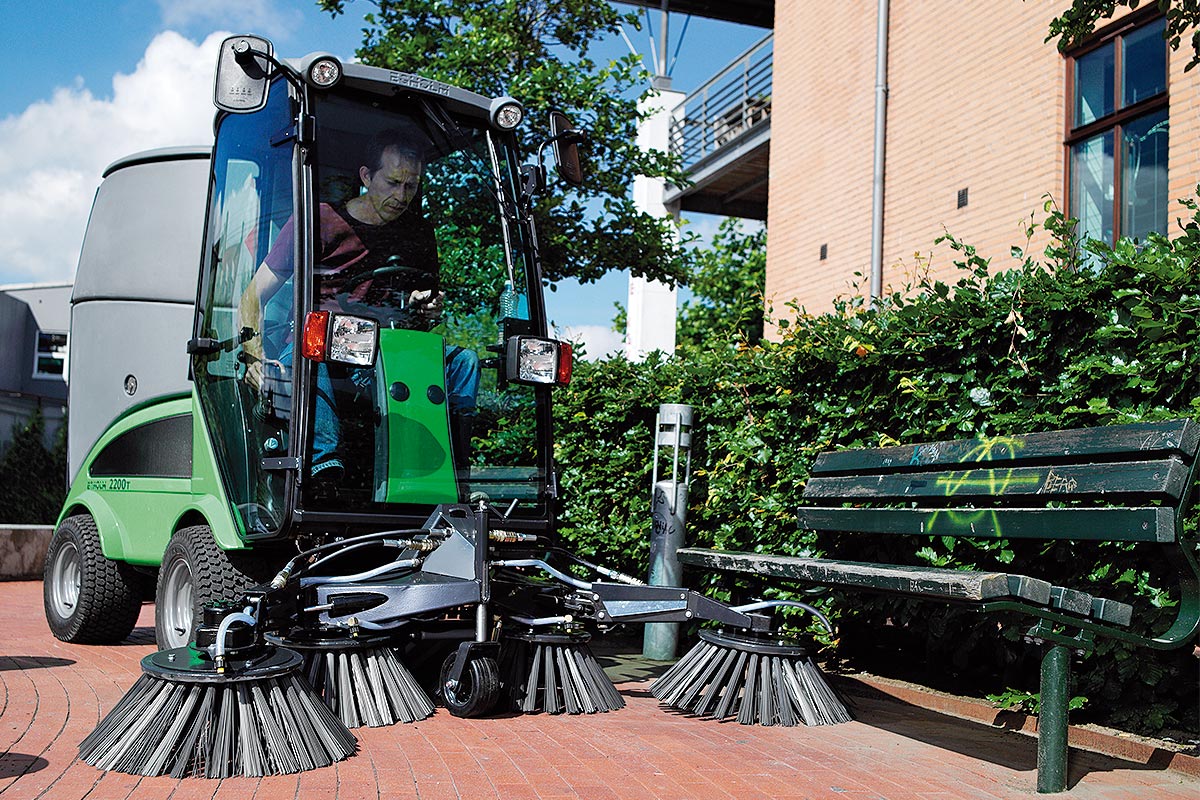 Egholm City Ranger 2260 Street Sweeper - Image 2