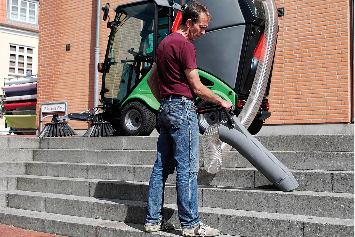 Egholm City Ranger 2260 Street Sweeper - Image 3