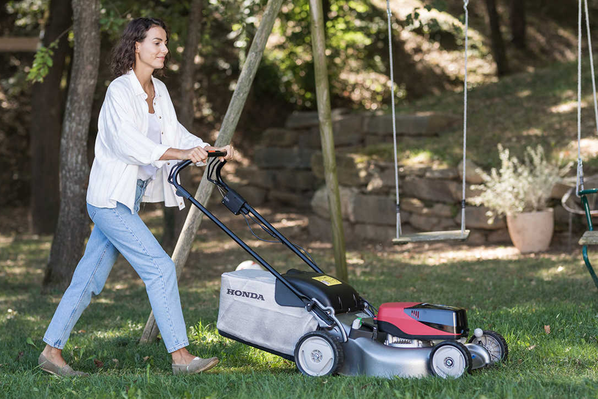 izy-ON Cordless Lawnmowers