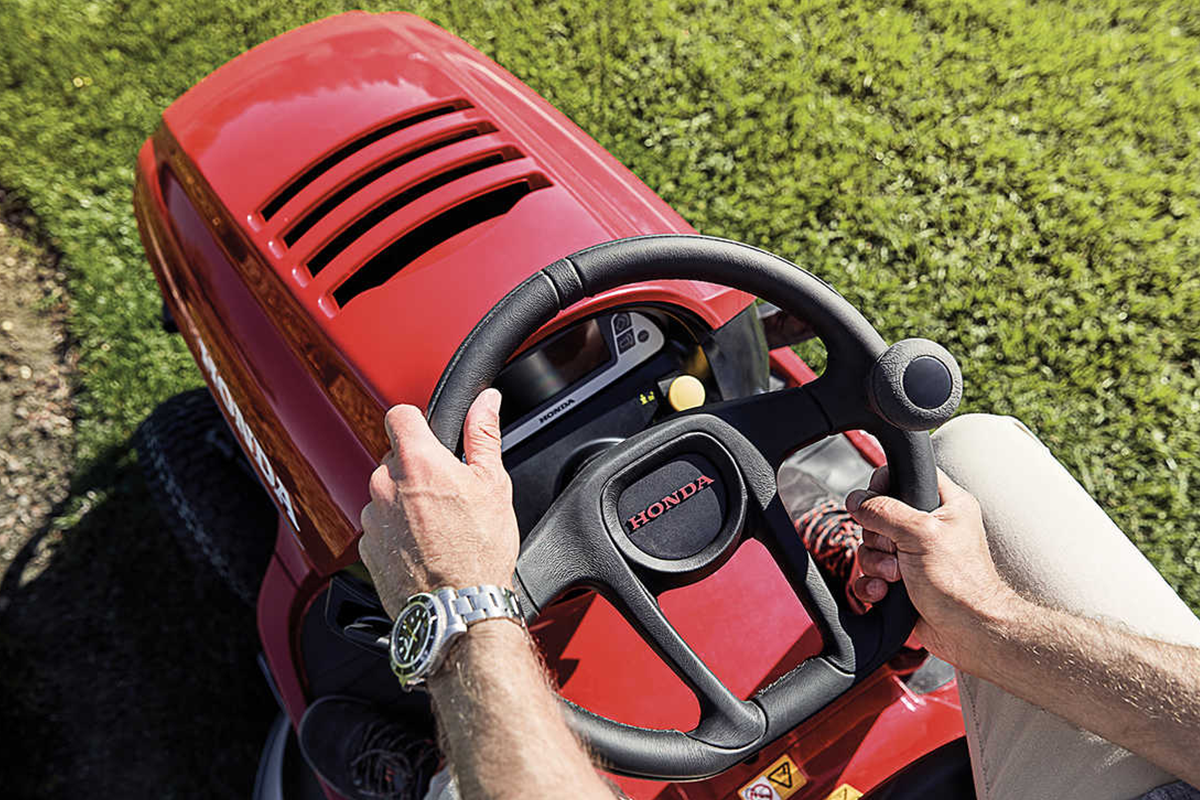 Ride-on Mowers & Lawn Tractors - Image 3