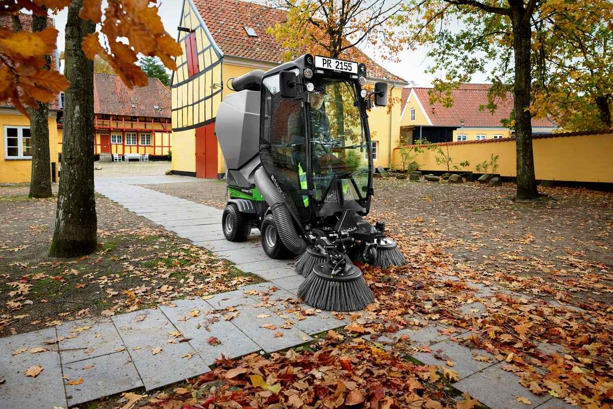 Machines Used for Cleaning, Powerflex street sweeper